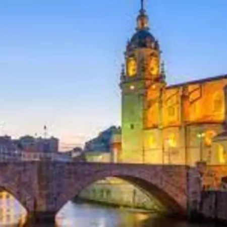 Cultura Y Gastronomia En El Casco Viejo *